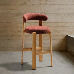 Kave Home Barkruk Granite Chenille en naturel essenhout (zithoogte 75cm)* Barkruk Met Rugleuning