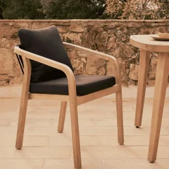Kave Home Eetkamerstoel Malaret Eucalyptushout en gevlochten touw* Terrasstoelen|Eetkamerstoelen Met Armleuning
