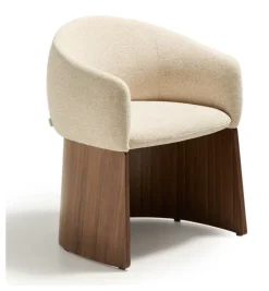 Kave Home Eetkamerstoel Bosca Chenille en walnoot* Chenille Eetkamerstoelen|Beige Eetkamerstoelen