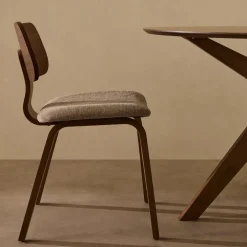Kave Home Eetkamerstoel Gena Rubberhout en stof* Beige Eetkamerstoelen|Eetkamerstoelen Zonder Armleuning