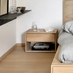 Ethnicraft Nachtkastje Nordic Geolied Eikenhout, kleur* Nachtkastjes|Nachtkastjes