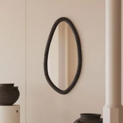 Kave Home Organische Spiegel Magrit Mungurhout, 110 x 60cm* Zwarte Spiegels|Organische Spiegels