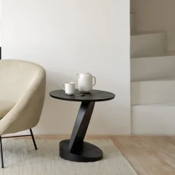 Ethnicraft Ronde Bijzettafel Oblic Gevernist Teakhout, 52cm* Zwarte Bijzettafel|Ronde Bijzettafel