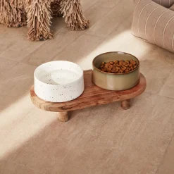 Kave Home Voerbak Dumbi Set van 2 stuks, Keramiek, Met houten standaard* Huisdieraccessoires